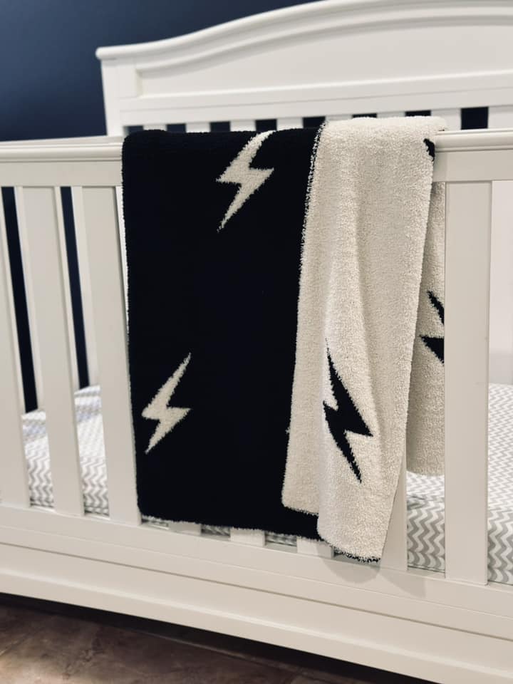 Lightning Knitted Plush Toddler Blanket