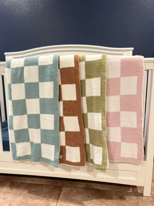 Checkered Knitted Plush Toddler Blanket